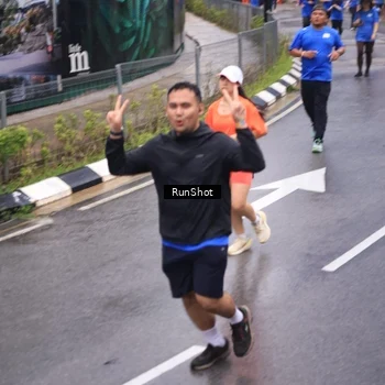 Runner Photo 7937060