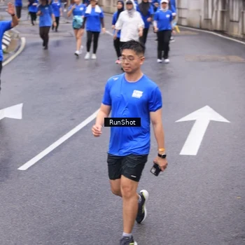 Runner Photo 7937068