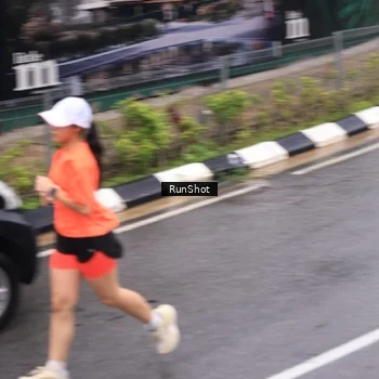 Runner Photo 7937075