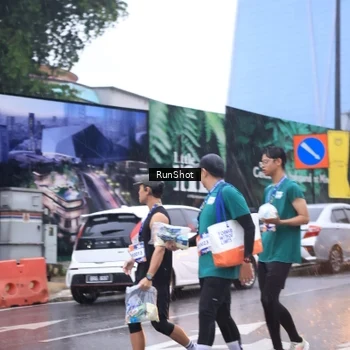 Runner Photo 7937088