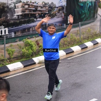 Runner Photo 7937092