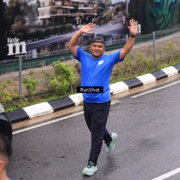 Runner Photo 7937094