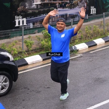 Runner Photo 7937096