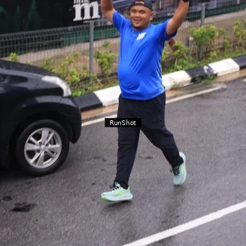 Runner Photo 7937099