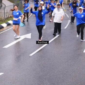 Runner Photo 7937104