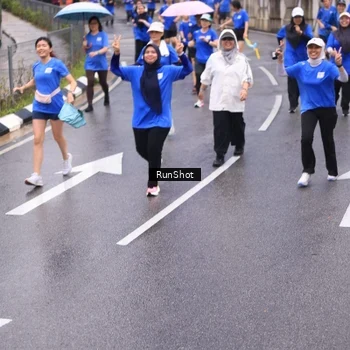 Runner Photo 7937106