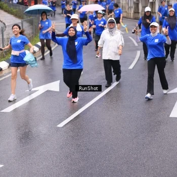 Runner Photo 7937108