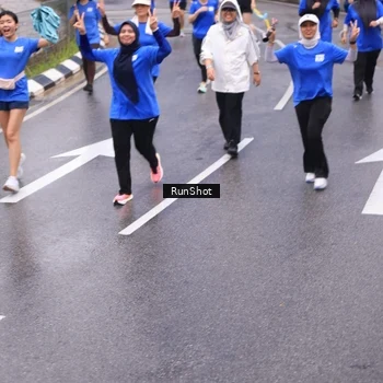 Runner Photo 7937110