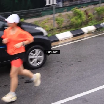 Runner Photo 7937111
