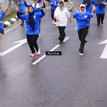 Runner Photo 7937112