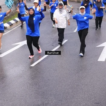 Runner Photo 7937114