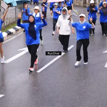 Runner Photo 7937115