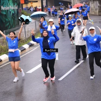 Runner Photo 7937119