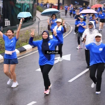 Runner Photo 7937120