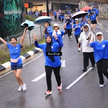 Runner Photo 7937123