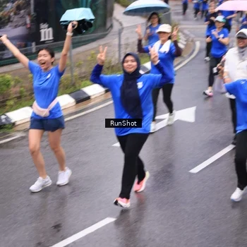 Runner Photo 7937125