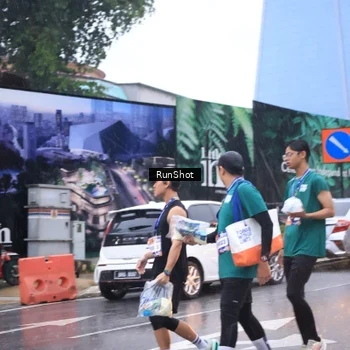 Runner Photo 7937126
