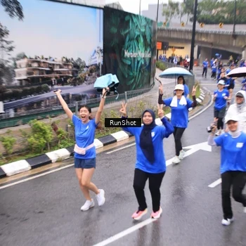 Runner Photo 7937127