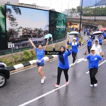 Runner Photo 7937129