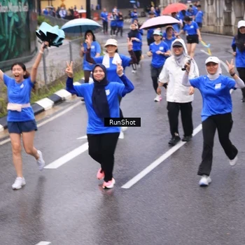 Runner Photo 7937134
