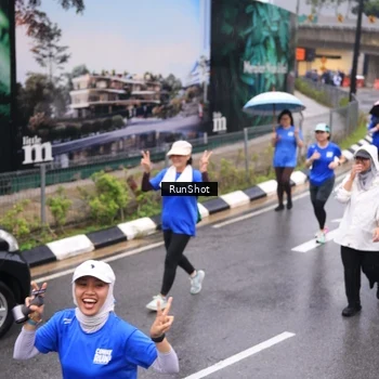 Runner Photo 7937143