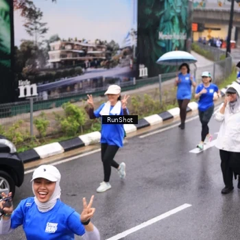 Runner Photo 7937145