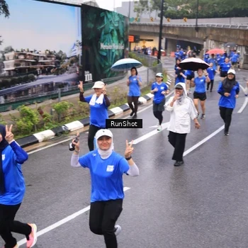 Runner Photo 7937148