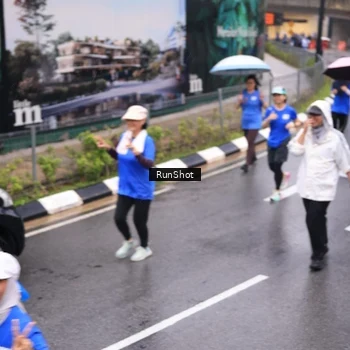 Runner Photo 7937150