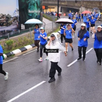Runner Photo 7937152