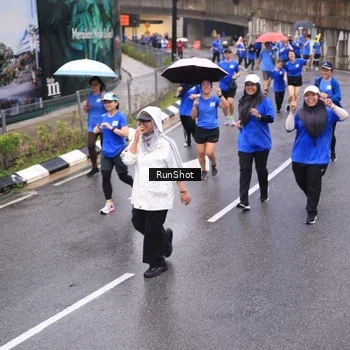 Runner Photo 7937153
