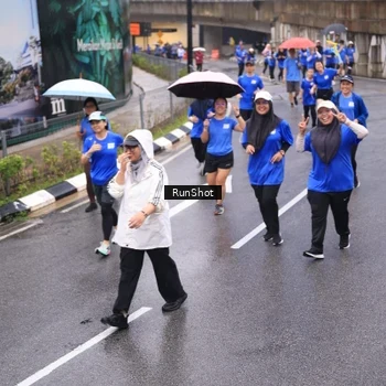 Runner Photo 7937155
