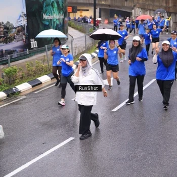 Runner Photo 7937159