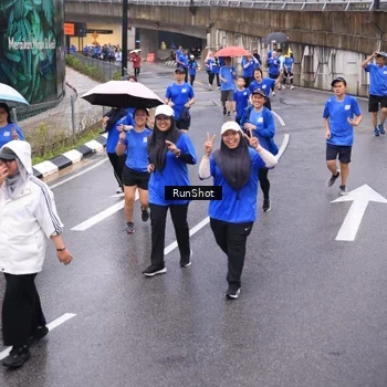 Runner Photo 7937160