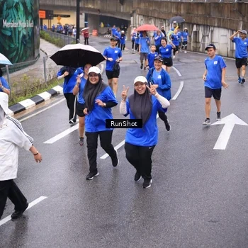 Runner Photo 7937162
