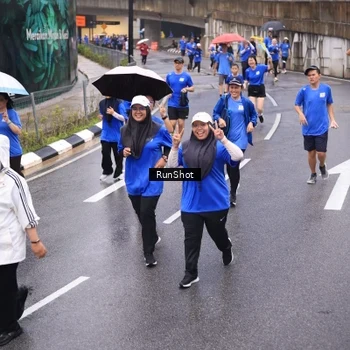Runner Photo 7937164