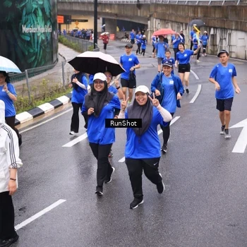 Runner Photo 7937165