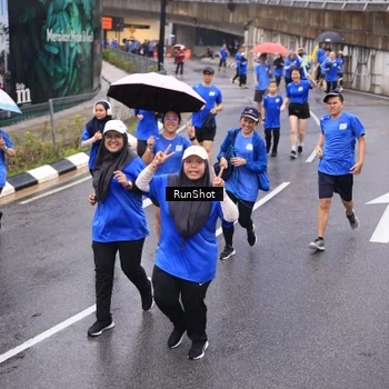 Runner Photo 7937169