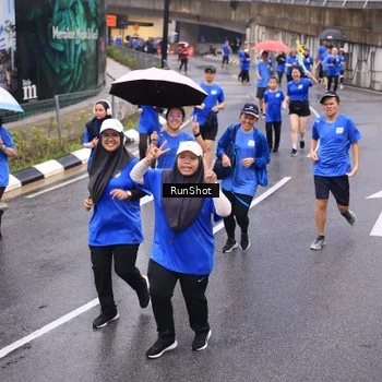 Runner Photo 7937171