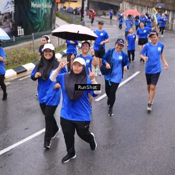 Runner Photo 7937172