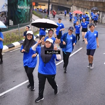 Runner Photo 7937174