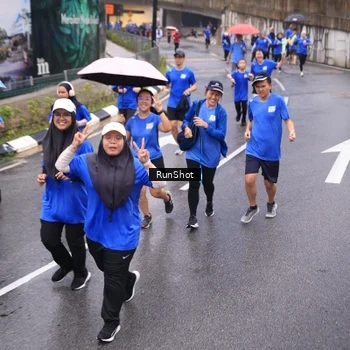 Runner Photo 7937175