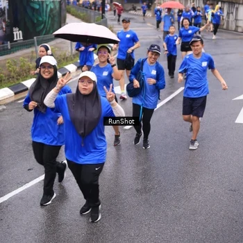Runner Photo 7937176
