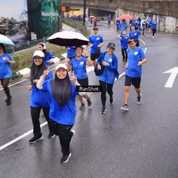 Runner Photo 7937177