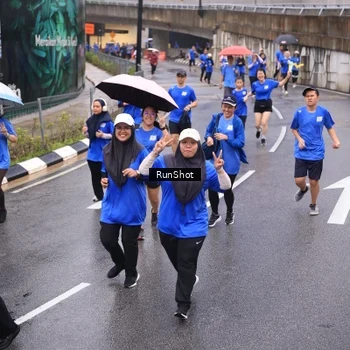 Runner Photo 7937178