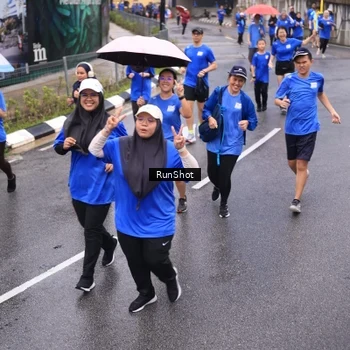 Runner Photo 7937181