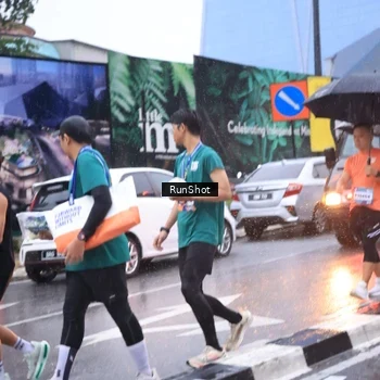 Runner Photo 7937182