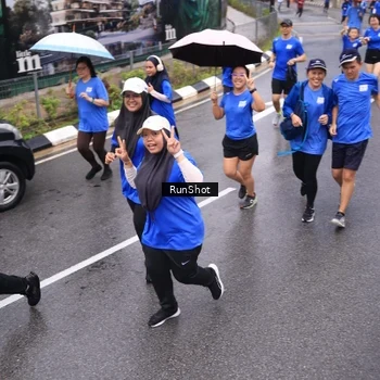 Runner Photo 7937183