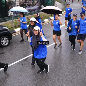 Runner Photo 7937184