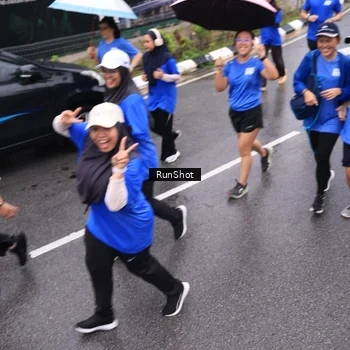 Runner Photo 7937189