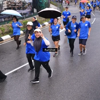 Runner Photo 7937195